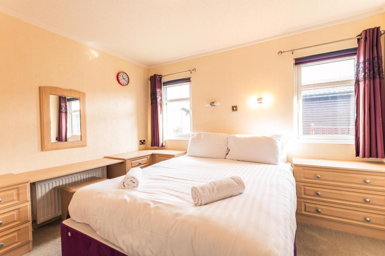 Saffron Lodge With Hot Tub Malton Exterior foto